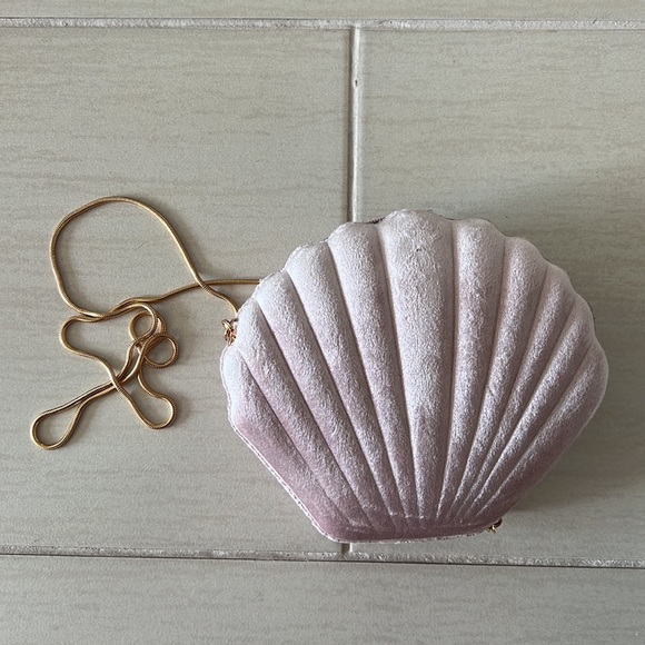 Shell Clam Purse - Picture 3 of 3